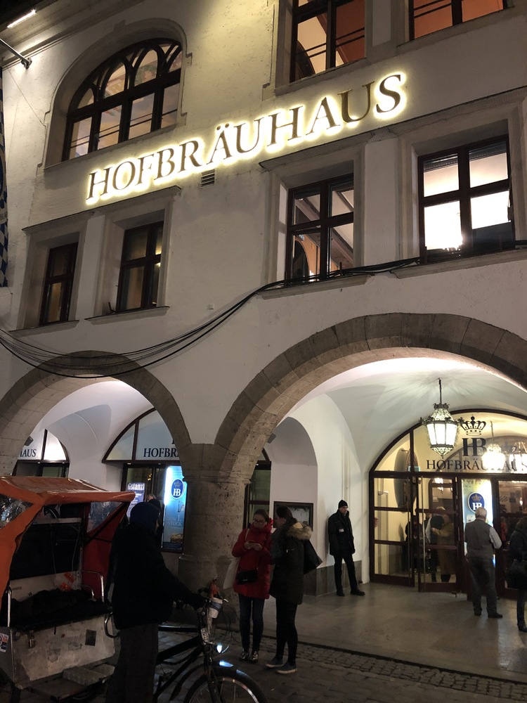A ‘Quiet Drink’ Bavarian-style at the Hofbrauhaus 